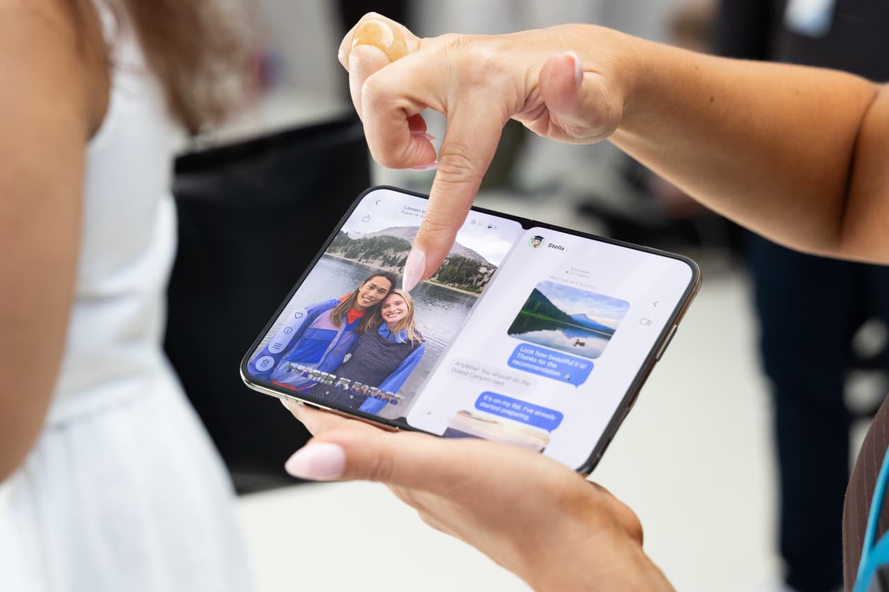 Is Apple’s foldable iPhone Duo worth $2,000? See how it stacks up against other foldable phones. — MarketWatch, Dallas Business news