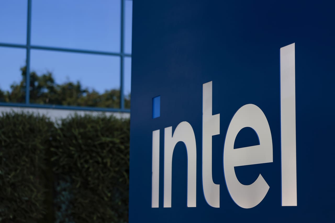 Why a former Intel skeptic is giving up his negative call on the stock after four years — MarketWatch, Dallas Business news