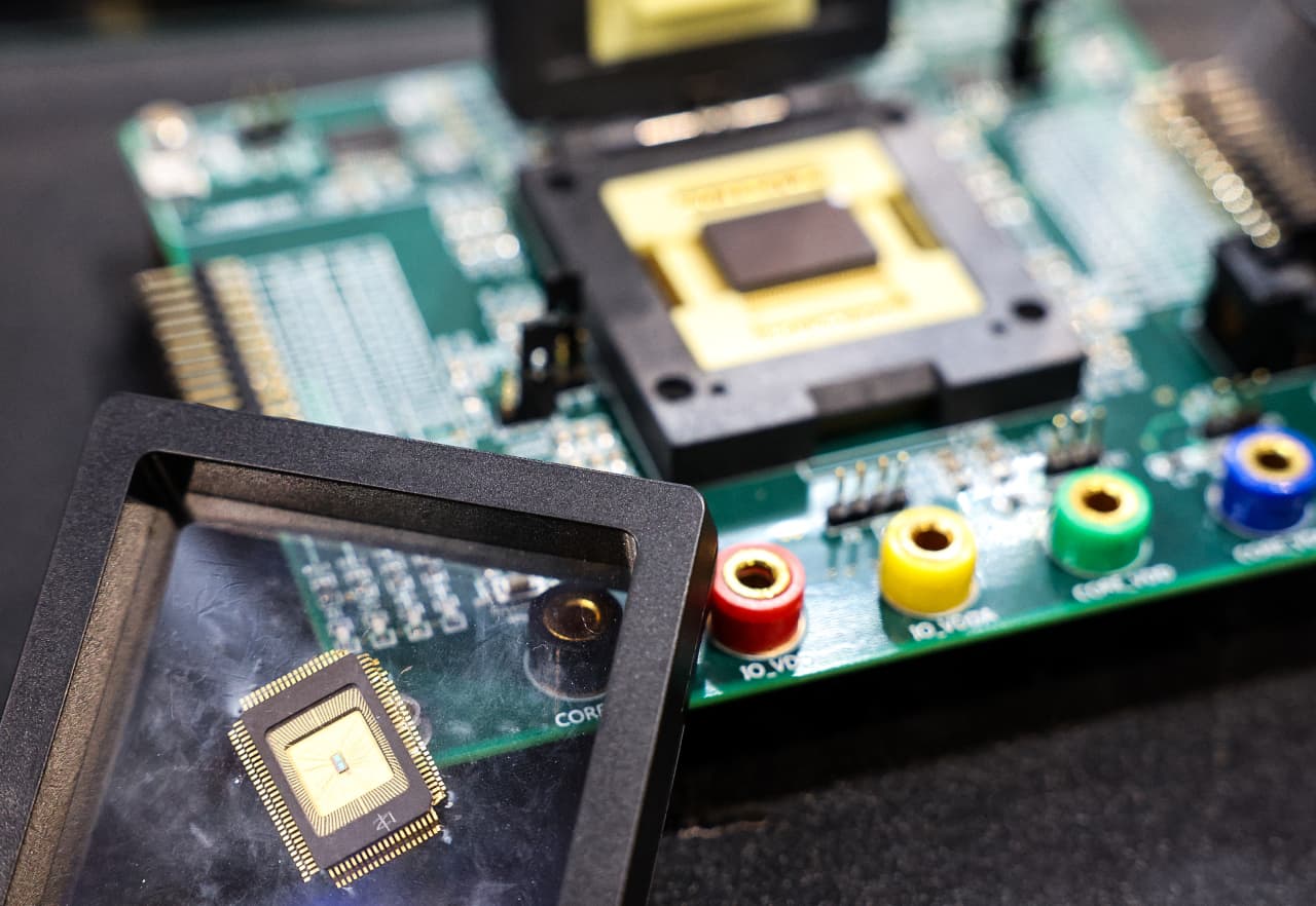 Support for semiconductor stocks could be as much as 15% lower than current levels, says Morgan Stanley — MarketWatch, Dallas Business news